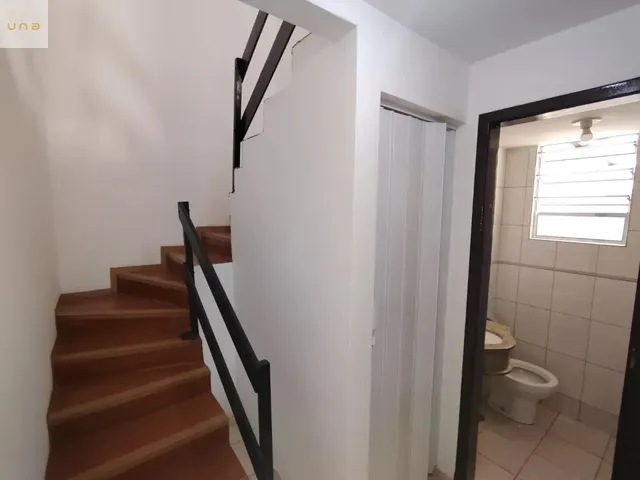 Sobrado 3 quartos e 1 banheiro, à venda, no bairro Novo Mundo em Curitiba