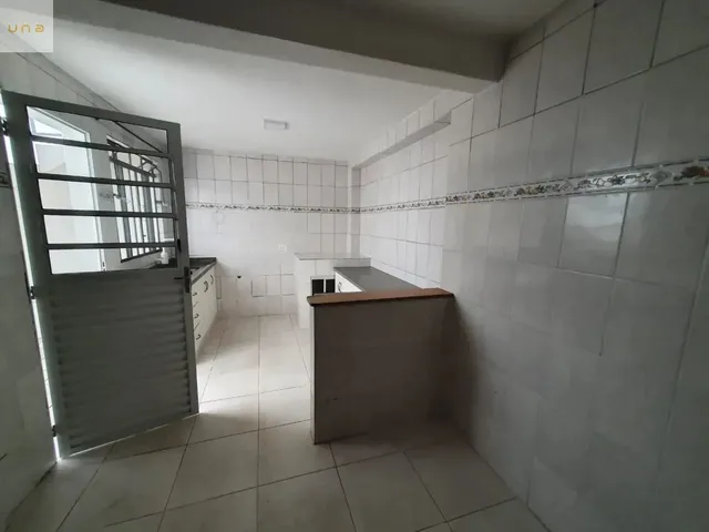 Sobrado 3 quartos e 1 banheiro, à venda, no bairro Novo Mundo em Curitiba
