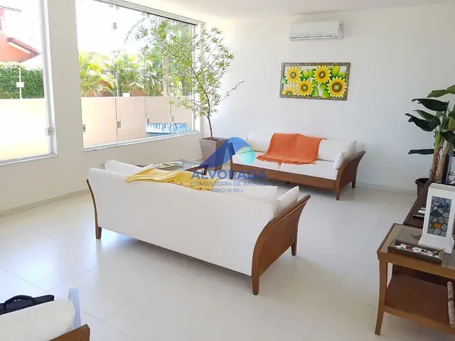 Sobrado com 630m² 4 quartos e 5 banheiros, à venda ou para alugar, no bairro Praia do Sapê em Ubatuba