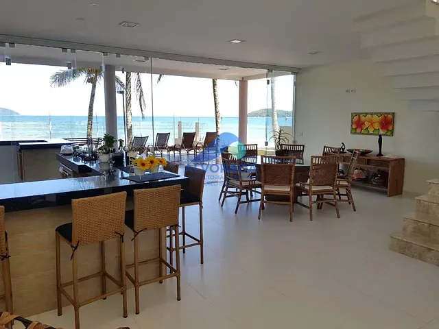 Sobrado com 630m² 4 quartos e 5 banheiros, à venda ou para alugar, no bairro Praia do Sapê em Ubatuba