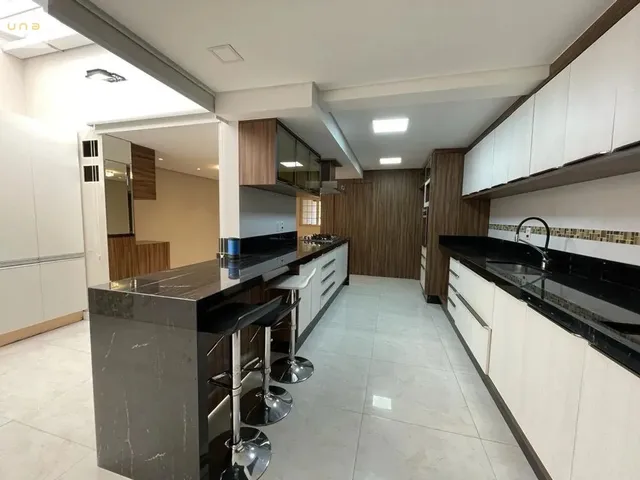 Sobrado 3 quartos e 3 banheiros, para alugar, no bairro Portão em Curitiba