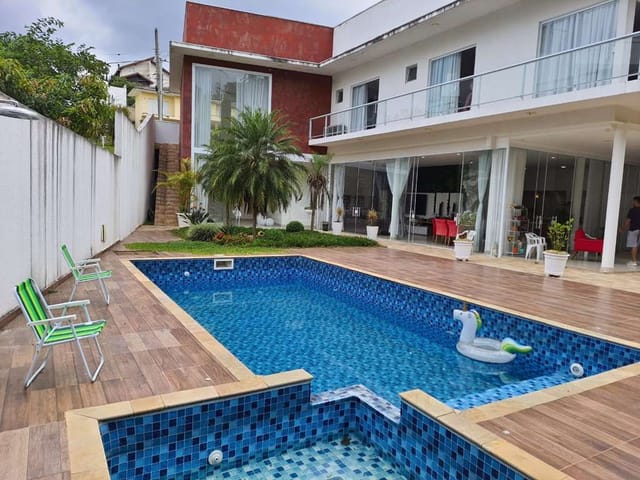Sobrado com 705m² 4 quartos e 4 banheiros, à venda, no bairro Jardim Caiapia em Cotia