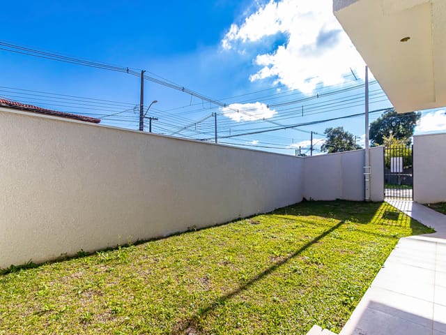 Sobrado com 139m² 3 quartos e 2 banheiros, à venda, no bairro Uberaba em Curitiba
