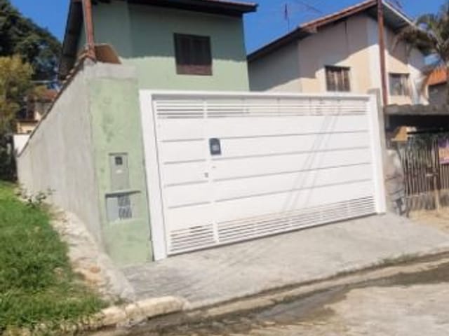 Sobrado com 130m² 2 quartos e 2 banheiros, à venda, no bairro Chácara Recanto em Cotia