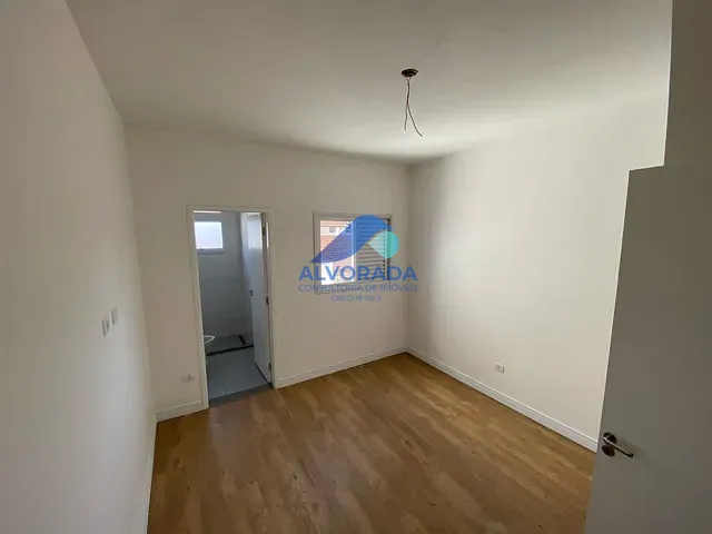 Sobrado com 120m² 3 quartos e 1 banheiro, à venda, no bairro Jardim das Indústrias em São José dos Campos