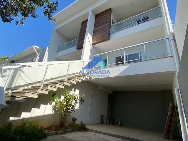 Sobrado com 120m² 3 quartos e 1 banheiro, à venda, no bairro Jardim das Indústrias em São José dos Campos