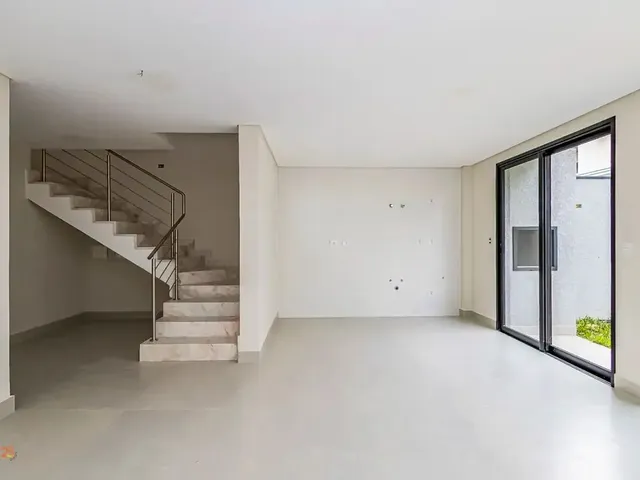 Sobrado 3 quartos e 3 banheiros, à venda, no bairro Vista Alegre em Curitiba