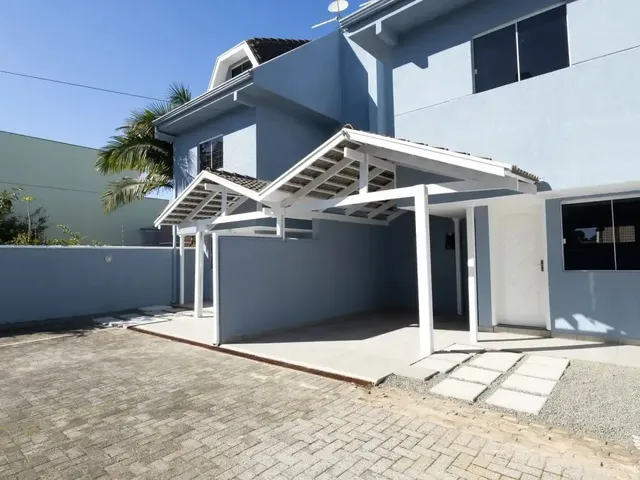 Sobrado 2 quartos e 2 banheiros, para alugar, no bairro Santa Felicidade em Curitiba