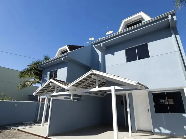 Sobrado 2 quartos e 2 banheiros, para alugar, no bairro Santa Felicidade em Curitiba