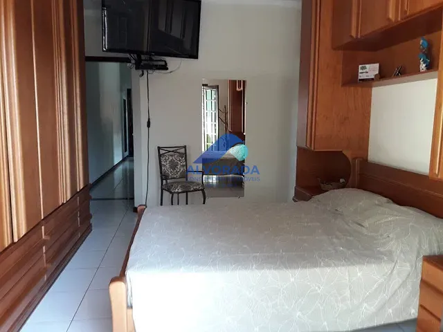 Sobrado com 160m² 3 quartos e 1 banheiro, à venda, no bairro Jardim Satélite em São José dos Campos