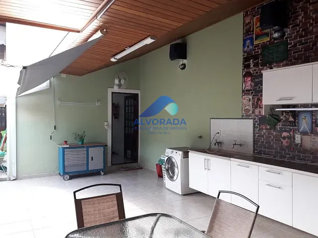 Sobrado com 160m² 3 quartos e 1 banheiro, à venda, no bairro Jardim Satélite em São José dos Campos