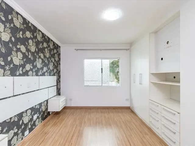 Sobrado 3 quartos e 6 banheiros, à venda, no bairro Uberaba em Curitiba