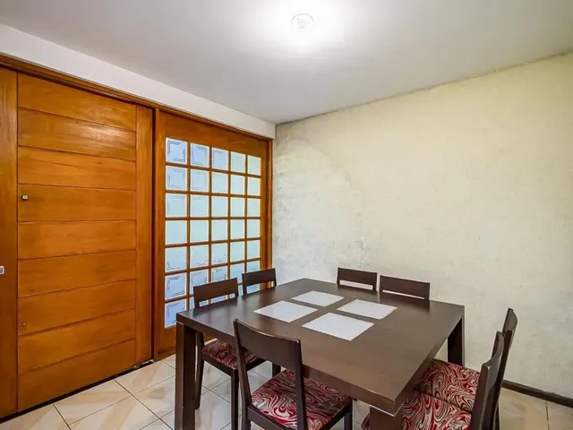 Sobrado 3 quartos e 1 banheiro, à venda, no bairro Santa Felicidade em Curitiba