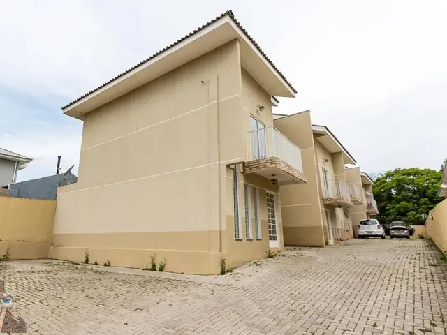 Sobrado com 100m² 3 quartos e 2 banheiros, para alugar, no bairro Barreirinha em Curitiba