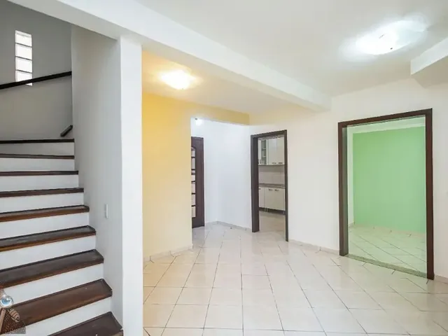 Sobrado com 146m² 3 quartos e 2 banheiros, para alugar, no bairro São Braz em Curitiba