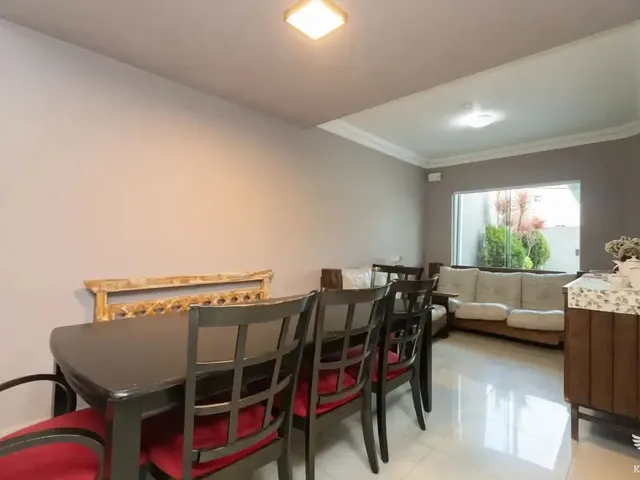 Sobrado 3 quartos e 4 banheiros, para alugar, no bairro Santa Felicidade em Curitiba