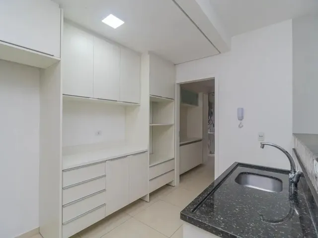 Sobrado 3 quartos e 4 banheiros, para alugar, no bairro Água Verde em Curitiba