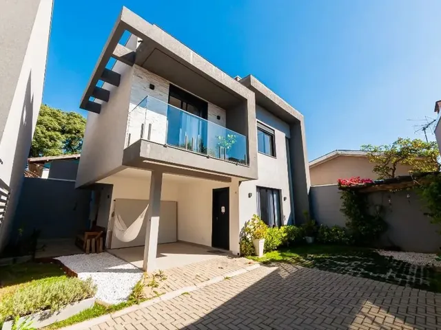 Sobrado com 148m² 3 quartos e 2 banheiros, à venda, no bairro Santa Felicidade em Curitiba