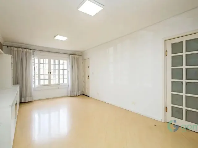 Sobrado com 80m² 3 quartos e 3 banheiros, para alugar, no bairro Portão em Curitiba