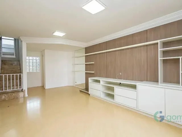 Sobrado com 80m² 3 quartos e 3 banheiros, para alugar, no bairro Portão em Curitiba