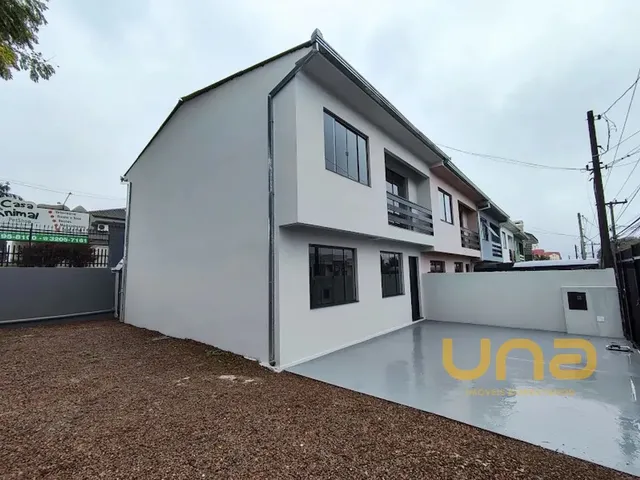 Sobrado 3 quartos e 1 banheiro, para alugar, no bairro HAUER em Curitiba