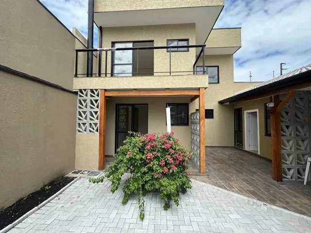 Sobrado com 106m² 2 quartos e 1 banheiro, à venda, no bairro Centro em Guaratuba