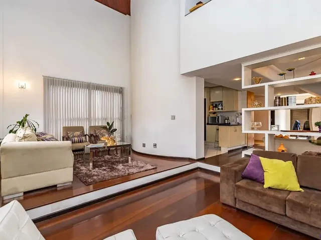 Sobrado com 660m² 3 quartos e 6 banheiros, à venda, no bairro Pilarzinho em Curitiba