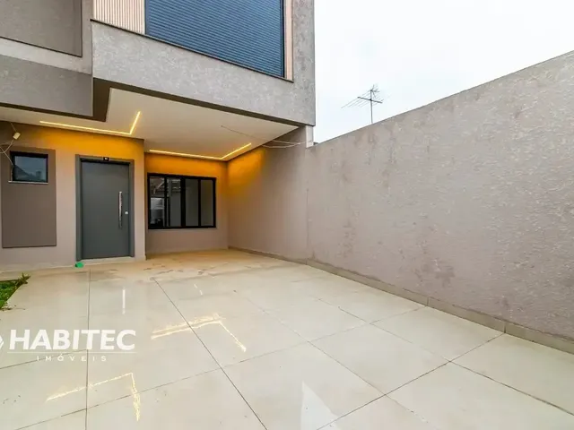 Sobrado 3 quartos e 4 banheiros, à venda, no bairro Boqueirão em Curitiba