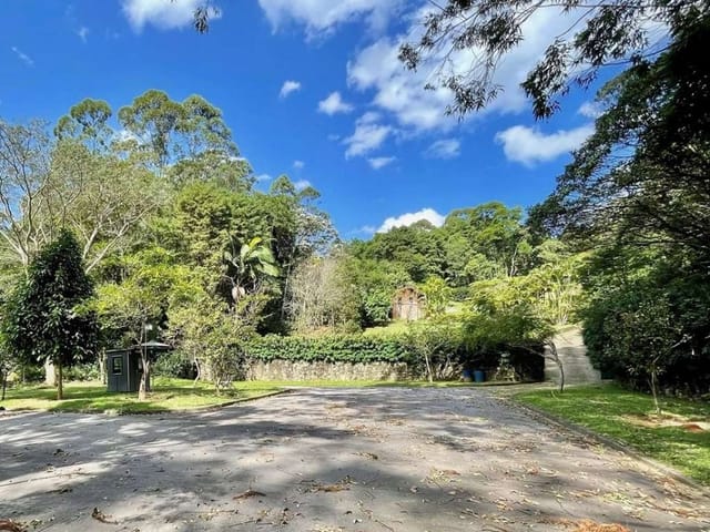 Sobrado com 6379m² 4 quartos e 6 banheiros, à venda, no bairro Vila Real Moinho Velho em Embu das Artes