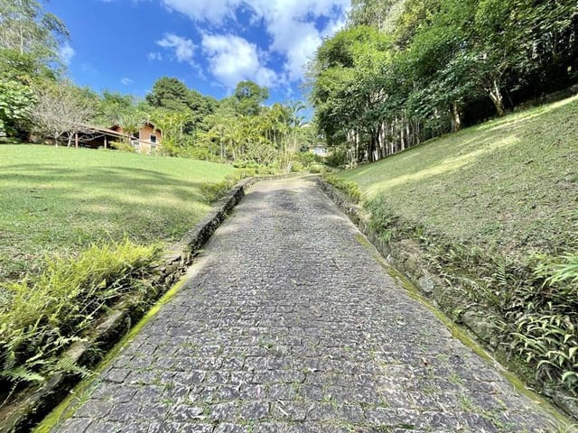 Sobrado com 6379m² 4 quartos e 6 banheiros, à venda, no bairro Vila Real Moinho Velho em Embu das Artes