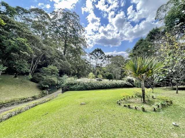 Sobrado com 6379m² 4 quartos e 6 banheiros, à venda, no bairro Vila Real Moinho Velho em Embu das Artes