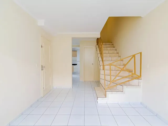Sobrado 3 quartos e 2 banheiros, para alugar, no bairro Bairro Alto em Curitiba