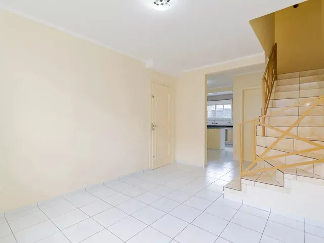Sobrado 3 quartos e 2 banheiros, para alugar, no bairro Bairro Alto em Curitiba