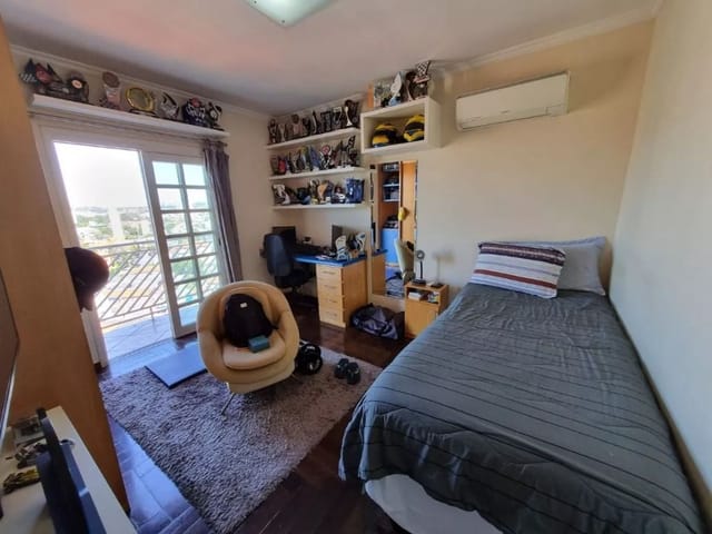 Sobrado com 150m² 4 quartos e 1 banheiro, à venda, no bairro Jardim Bonfiglioli em São Paulo