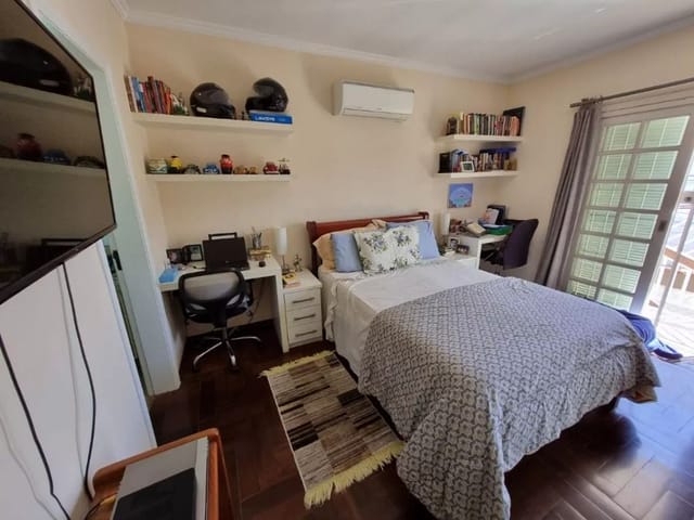 Sobrado com 150m² 4 quartos e 1 banheiro, à venda, no bairro Jardim Bonfiglioli em São Paulo