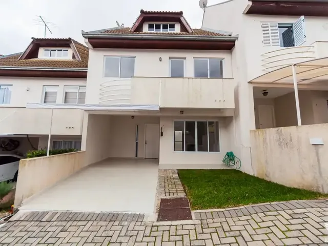 Sobrado 3 quartos e 2 banheiros, para alugar, no bairro Santa Felicidade em Curitiba
