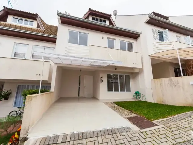 Sobrado 3 quartos e 2 banheiros, para alugar, no bairro Santa Felicidade em Curitiba