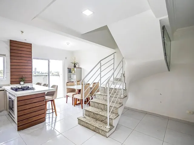 Sobrado com 168m² 3 quartos e 1 banheiro, à venda, no bairro São Braz em Curitiba