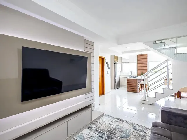 Sobrado com 168m² 3 quartos e 1 banheiro, à venda, no bairro São Braz em Curitiba