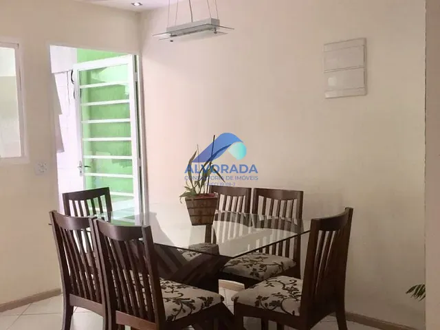 Sobrado com 98m² 3 quartos e 1 banheiro, à venda, no bairro Parque dos Ipês em São José dos Campos
