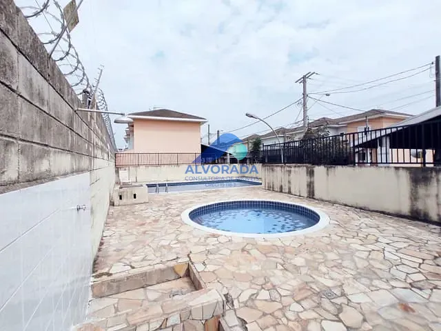 Sobrado com 98m² 3 quartos e 1 banheiro, à venda, no bairro Parque dos Ipês em São José dos Campos
