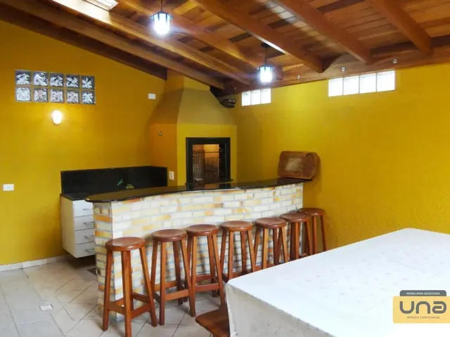 Sobrado 3 quartos e 4 banheiros, para alugar, no bairro MERCES em Curitiba