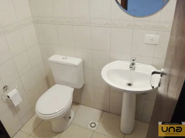 Sobrado 3 quartos e 4 banheiros, para alugar, no bairro MERCES em Curitiba