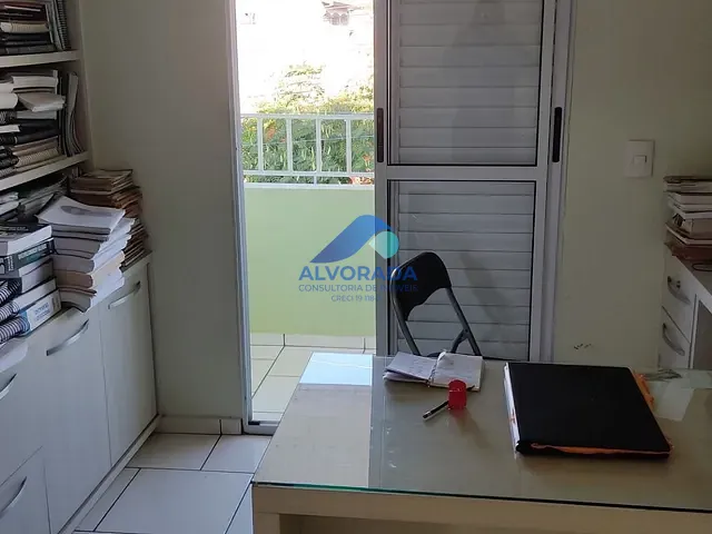 Sobrado com 263m² 4 quartos e 2 banheiros, à venda, no bairro Jardim das Indústrias em São José dos Campos