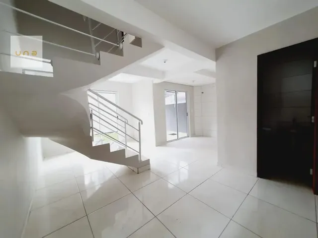 Sobrado 3 quartos e 1 banheiro, para alugar, no bairro Campo Comprido em Curitiba