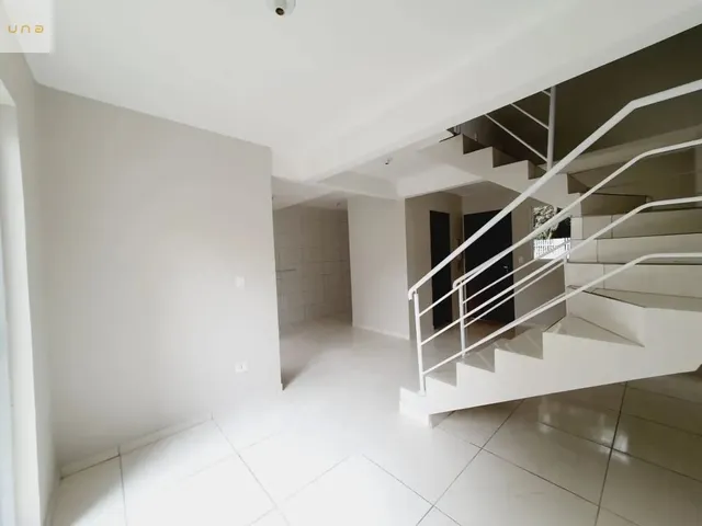Sobrado 3 quartos e 1 banheiro, para alugar, no bairro Campo Comprido em Curitiba