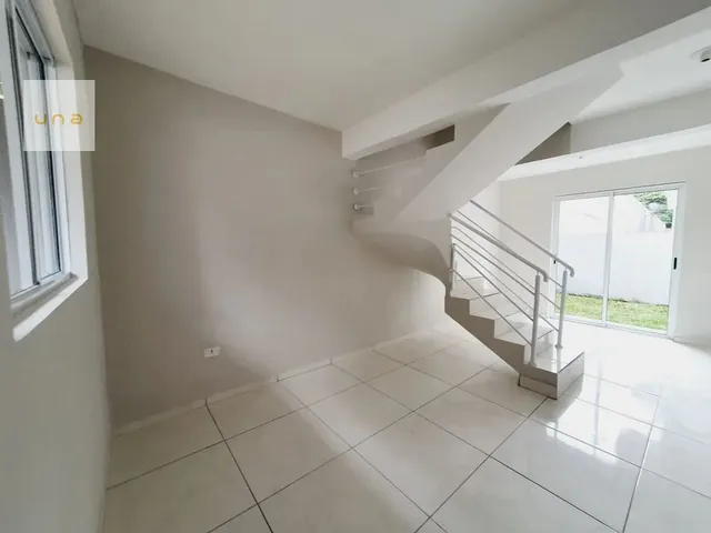 Sobrado 3 quartos e 1 banheiro, para alugar, no bairro Campo Comprido em Curitiba