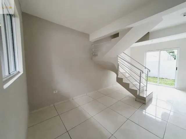Sobrado 3 quartos e 1 banheiro, para alugar, no bairro Campo Comprido em Curitiba
