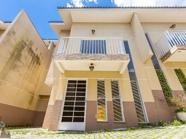 Sobrado 3 quartos e 3 banheiros, para alugar, no bairro Barreirinha em Curitiba