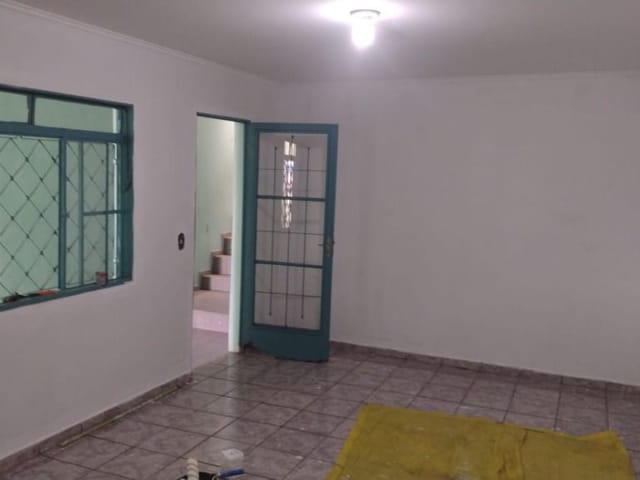 Sobrado com 327m² 5 quartos e 4 banheiros, à venda, no bairro Ayrosa em Osasco